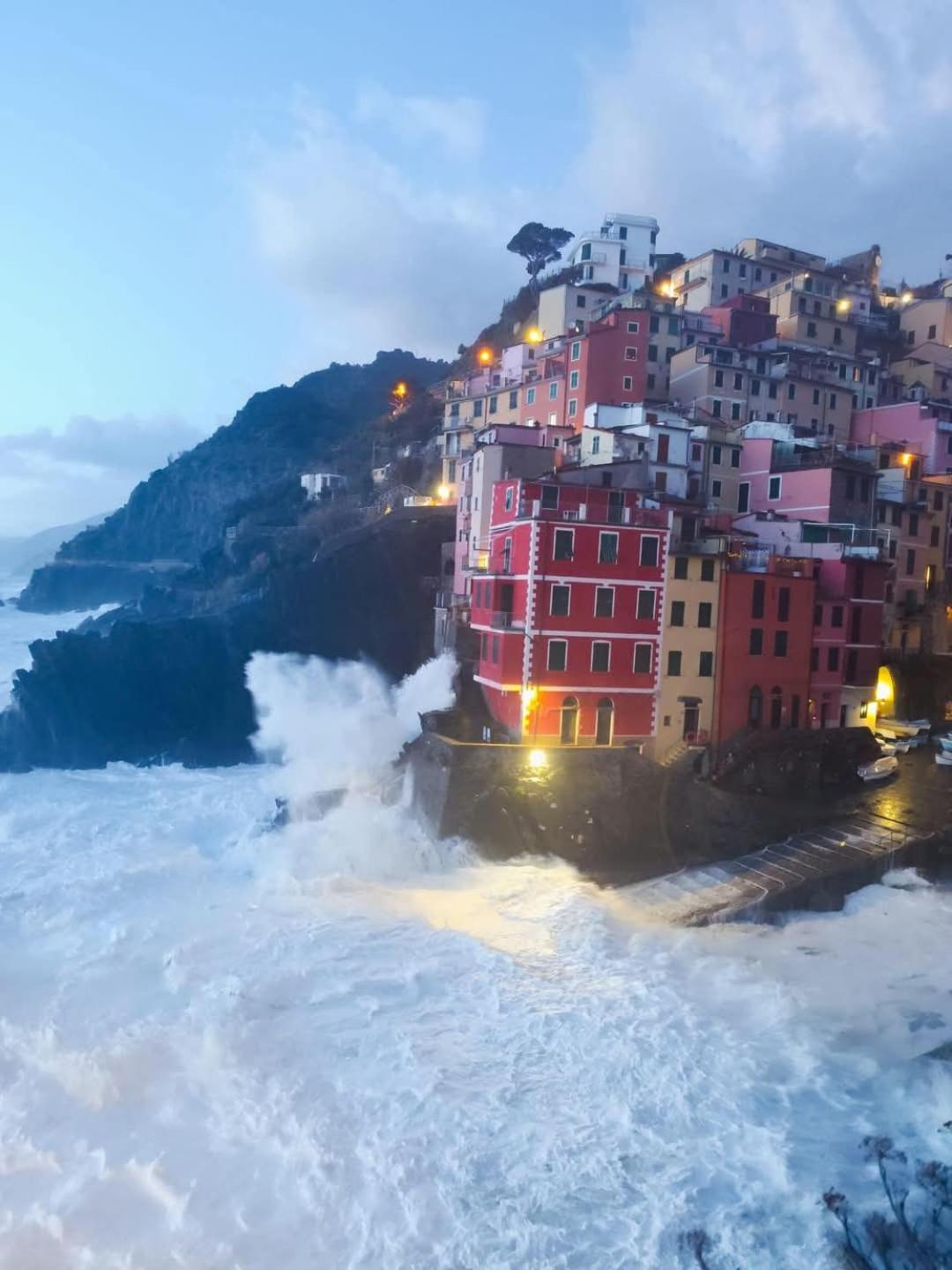 L'Incanto Divino Di Fronte Solo L'Orizzonte! 里奥马哲雷 客房 照片